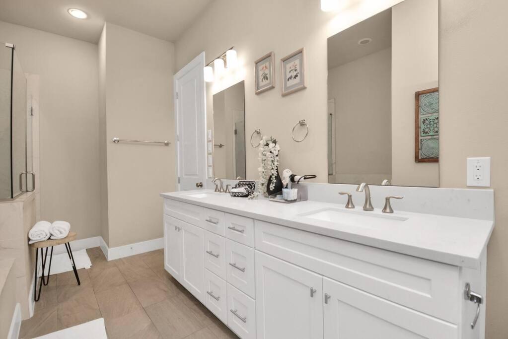 Beautiful Luxurious Houston Galleria Home Exteriör bild